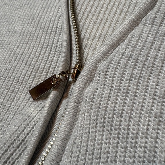 Dynamite Long Sleeve Zippered Top - Size x-small - Picture 5 of 5